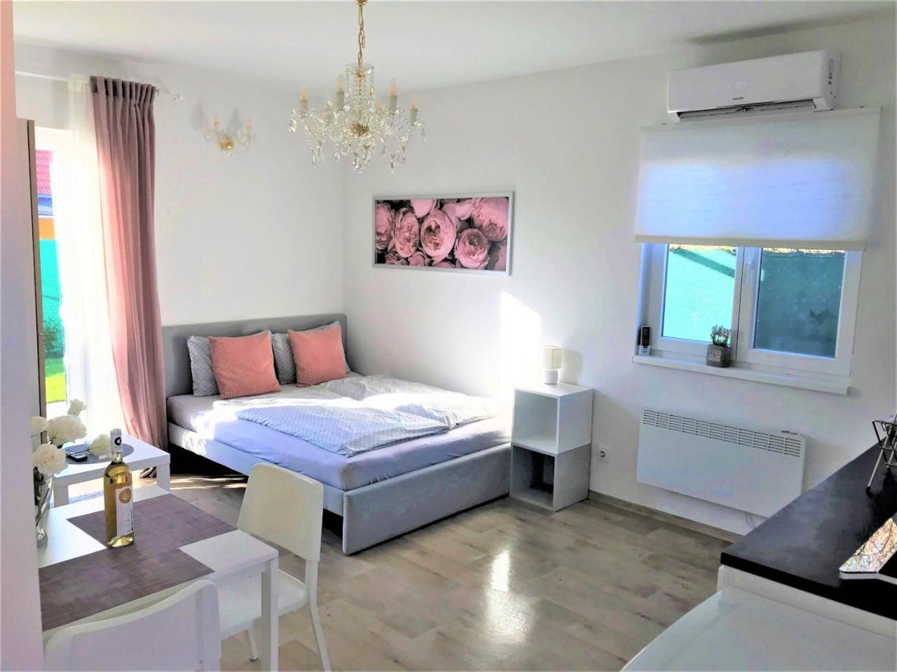 Modry Apartman 2 - Studio Znojmo Exterior photo